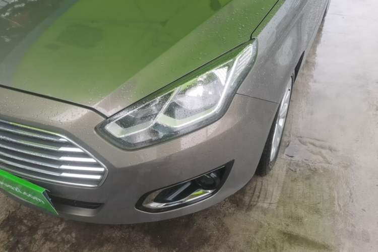 Used Ford Escort 2015 1.5L Automatic Fashion Model Left Front Headlight