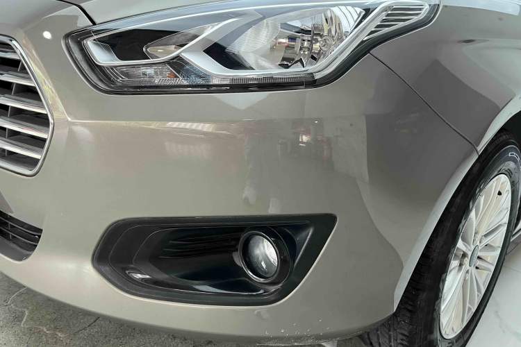 Used Ford Escort 2015 1.5L Automatic Comfort Edition Left Front Headlight