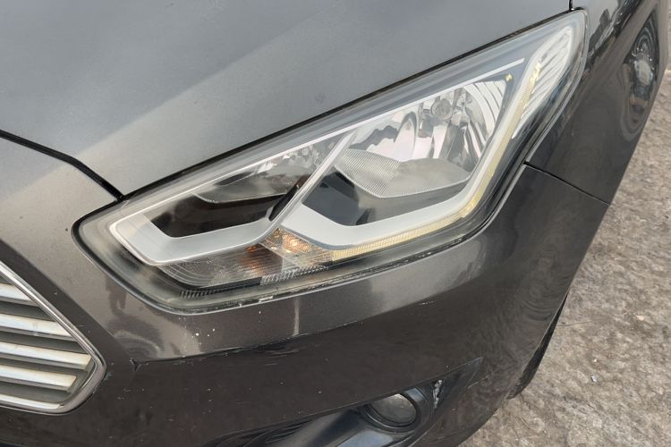 Used Ford Escort 2015 1.5L Automatic Comfort Edition Left Front Headlight