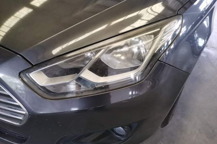 Used Ford Escort 2015 1.5L Automatic Comfort Edition Left Front Headlight