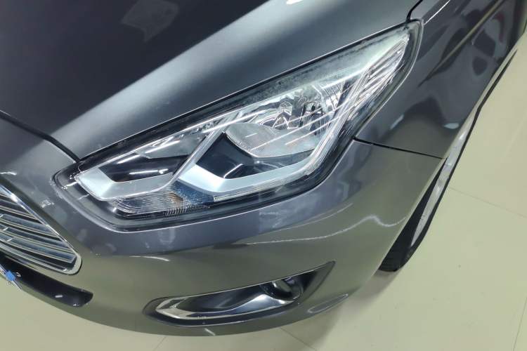 Used Ford Escort 2015 1.5L Automatic Fashion Model Left Front Headlight