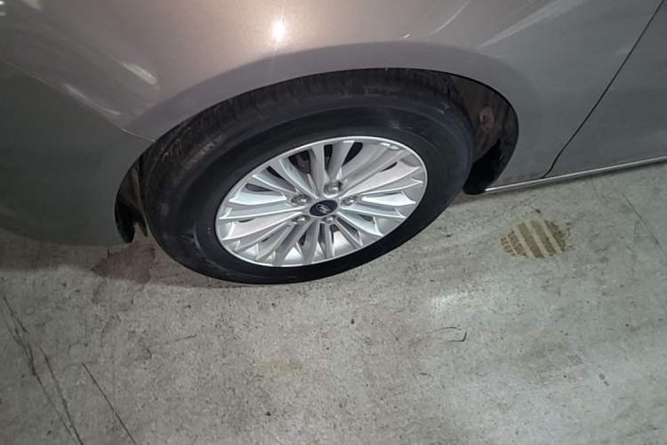 Used Ford Escort 2015 1.5L Automatic Comfort Edition Left Front Wheel Hub