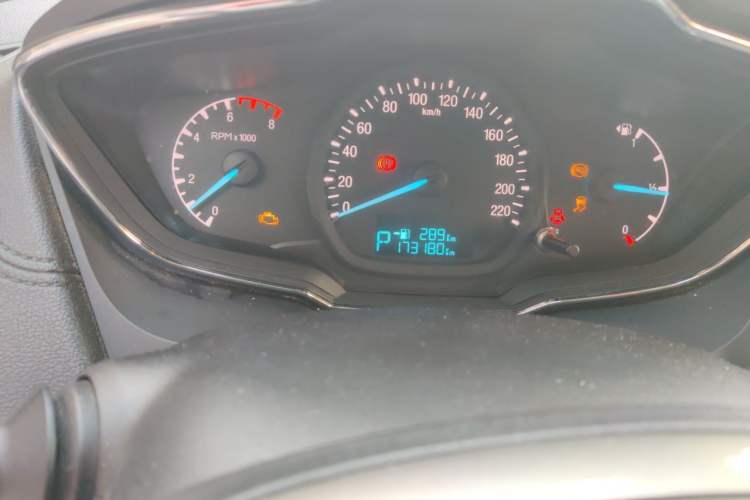 Used Ford Escort 2015 1.5L Automatic Fashion Model Odometer Close Up