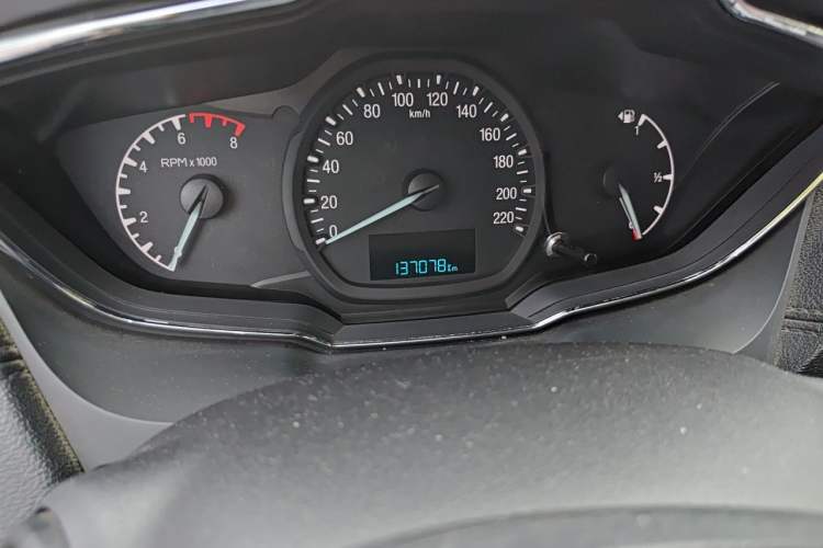 Used Ford Escort 2015 1.5L Automatic Fashion Model Odometer Close Up