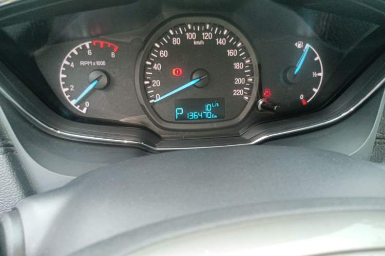 Used Ford Escort 2015 1.5L Automatic Fashion Model Odometer Close Up