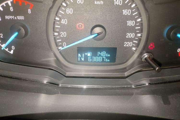 Used Ford Escort 2015 1.5L Automatic Fashion Model Odometer Close Up