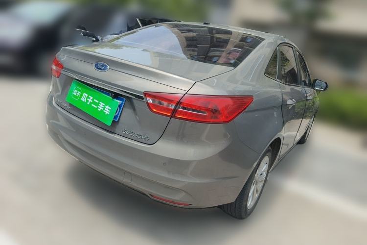 Used Ford Escort 2015 1.5L Automatic Fashion Model Rear Right 45 Deg