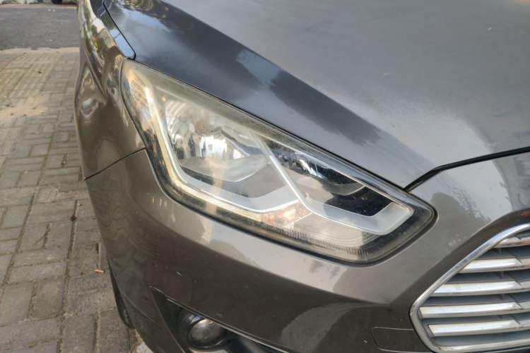 Used Ford Escort 2015 1.5L Automatic Fashion Model Right Front Headlight