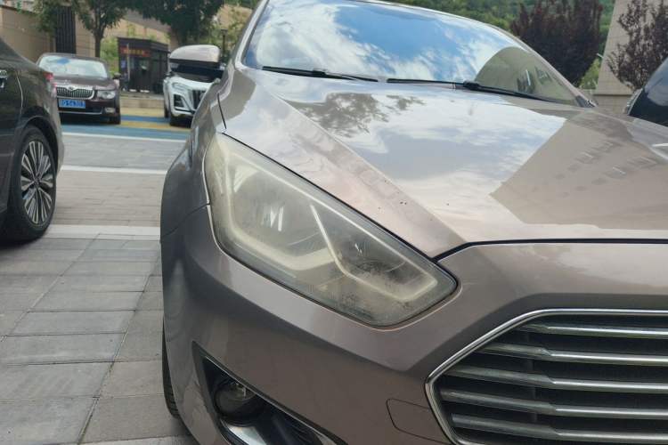 Used Ford Escort 2015 1.5L Automatic Fashion Model Right Front Headlight