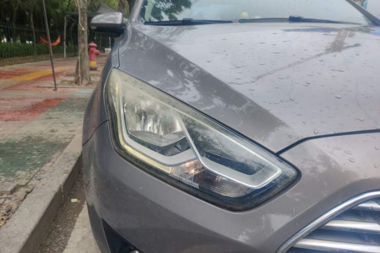 Used Ford Escort 2015 1.5L Automatic Comfort Edition Right Front Headlight