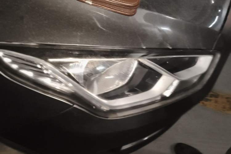 Used Ford Escort 2015 1.5L Automatic Fashion Model Right Front Headlight