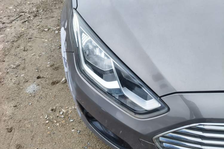 Used Ford Escort 2015 1.5L Manual Comfort Model Right Front Headlight