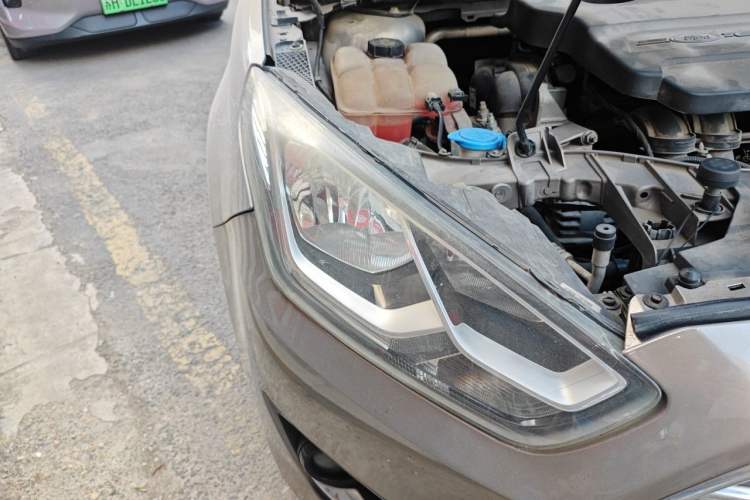 Used Ford Escort 2015 1.5L Automatic Fashion Model Right Front Headlight