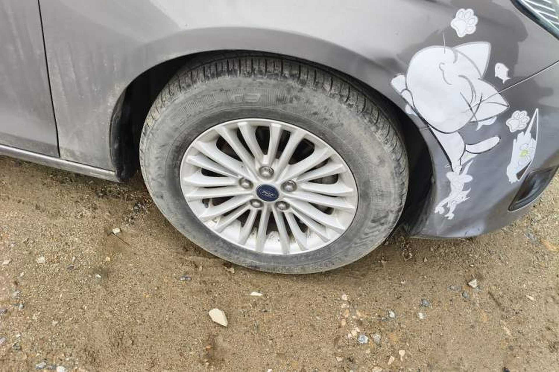 Used Ford Escort 2015 1.5L Manual Comfort Model Right Front Wheel Hub