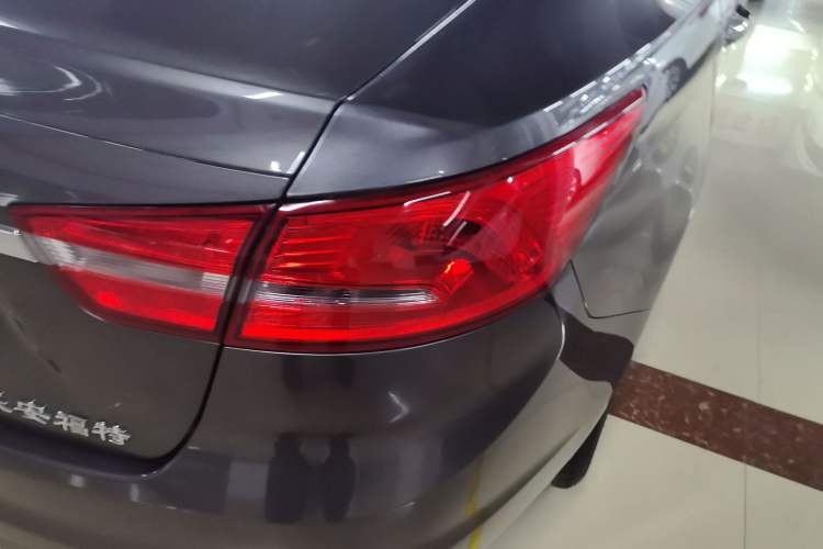 Used Ford Escort 2015 1.5L Automatic Fashion Model Right Rear Taillight