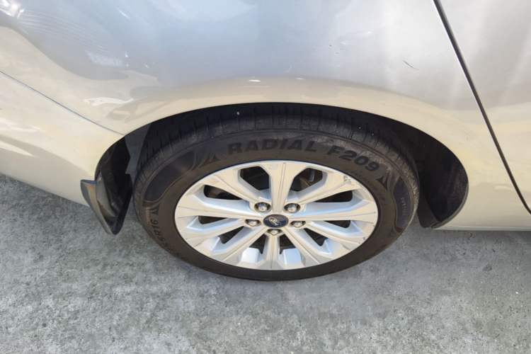 Used Ford Escort 2015 1.5L Automatic Fashion Model Right Rear Wheel Hub