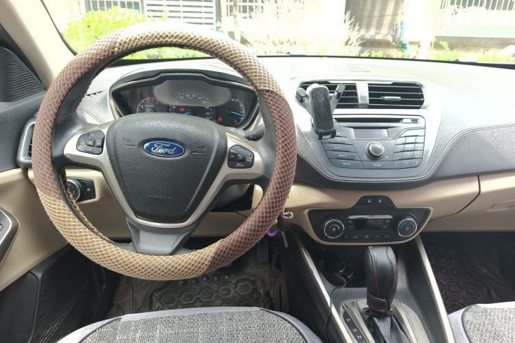 Used Ford Escort 2015 1.5L Automatic Fashion Model Steering Wheel