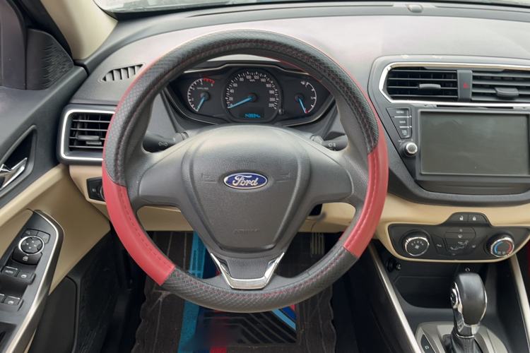 Used Ford Escort 2015 1.5L Automatic Comfort Edition Steering Wheel