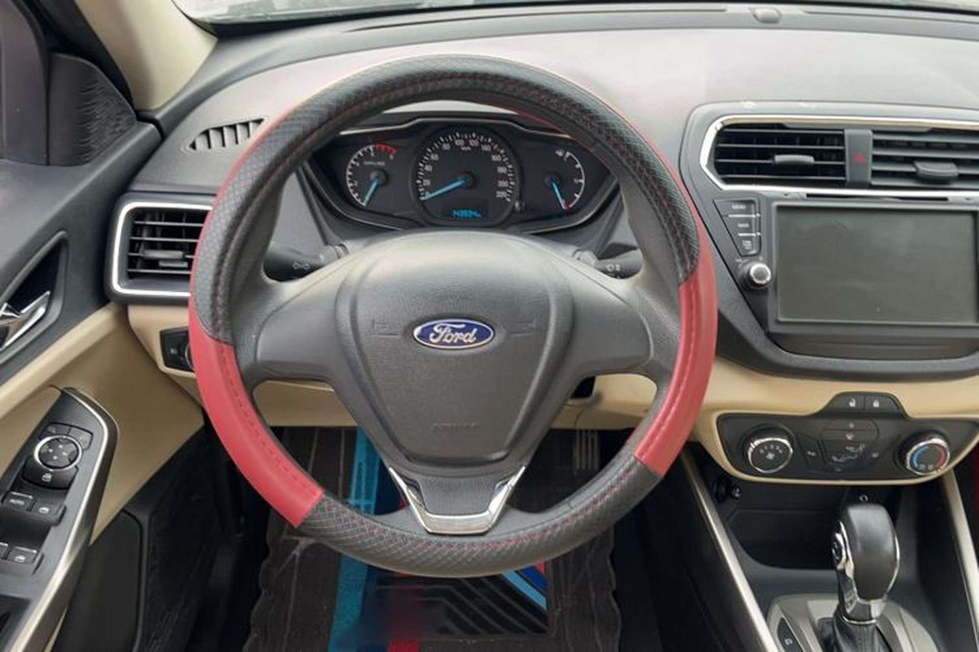Used Ford Escort 2015 1.5L Automatic Comfort Edition Steering Wheel