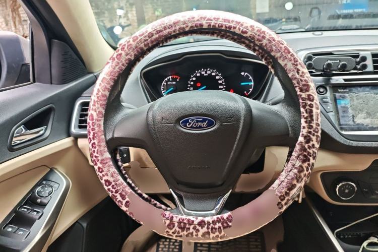 Used Ford Escort 2015 1.5L Automatic Comfort Edition Steering Wheel