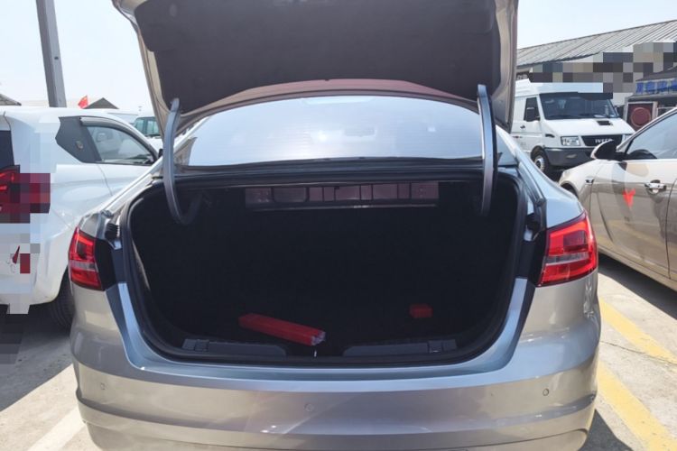 Used Ford Escort 2015 1.5L Automatic Fashion Model Trunk