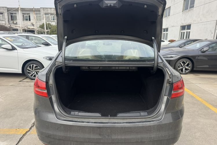 Used Ford Escort 2015 1.5L Automatic Comfort Edition Trunk