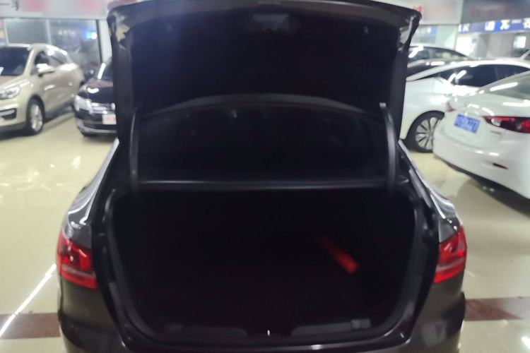 Used Ford Escort 2015 1.5L Automatic Fashion Model Trunk