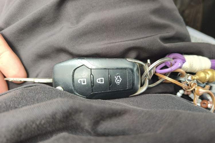 Used Ford Escort 2015 1.5L Automatic Fashion Model Vehicle Key