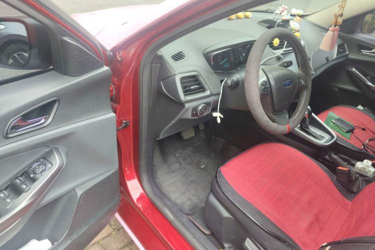 Used Ford Escort 2015 1.5L Automatic Fashion Model Driver Seat