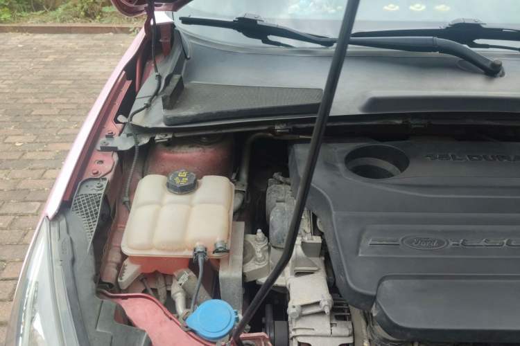 Used Ford Escort 2015 1.5L Automatic Fashion Model Engine Bay Right