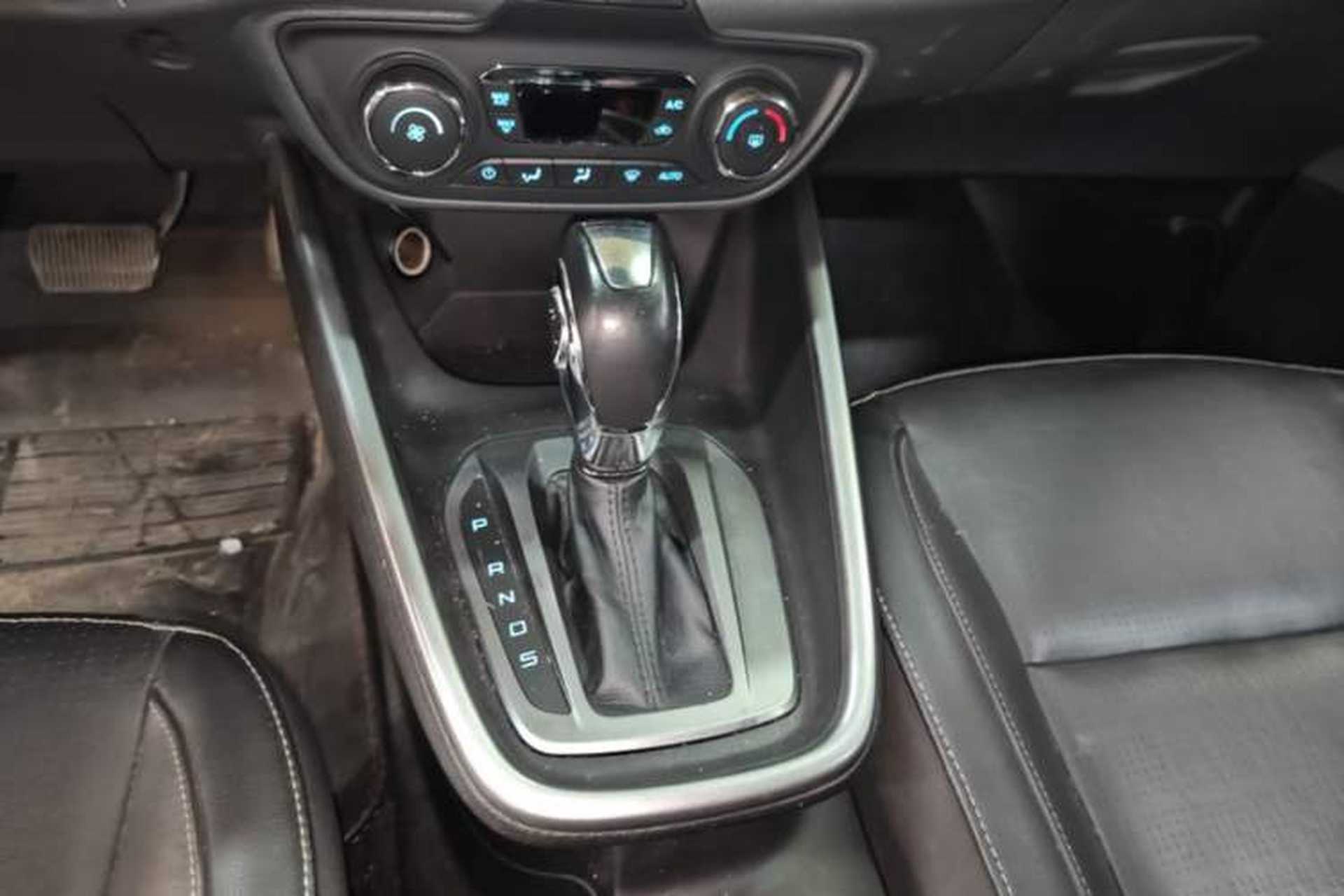 Used Ford Escort 2015 1.5L Automatic Fashion Model Gear Lever