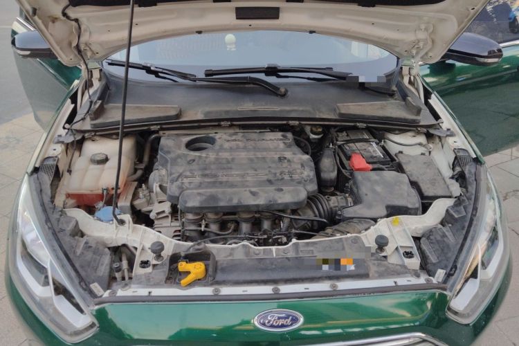 Used Ford Escort 2015 1.5L Automatic Comfort Edition Engine Bay