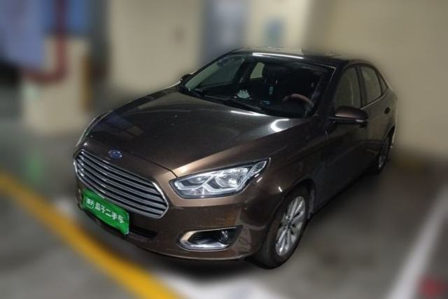 Ojetý Ford Escort 2015 1.5L Automatic Fashion Model