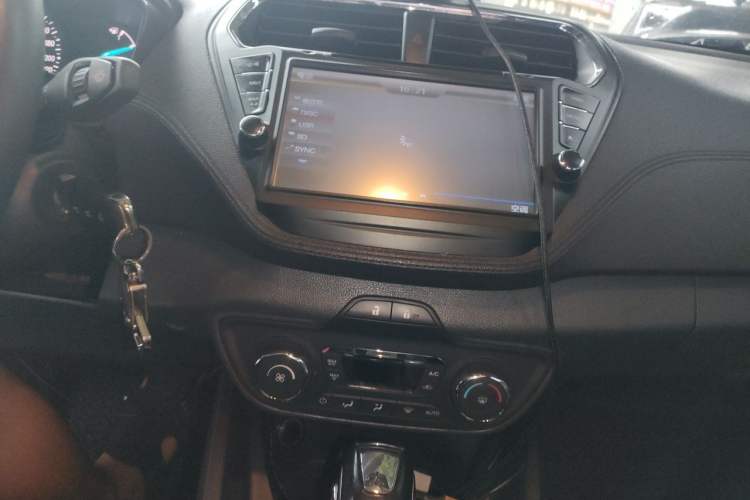 Used Ford Escort 2015 1.5L Automatic Fashion Model Audio And AC Panel