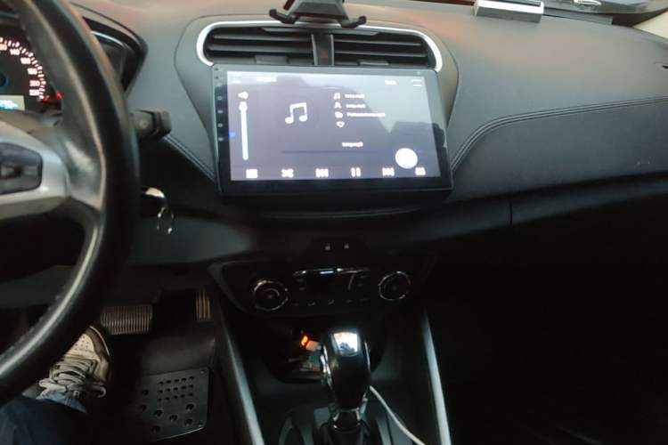 Used Ford Escort 2015 1.5L Automatic Fashion Model Audio And AC Panel
