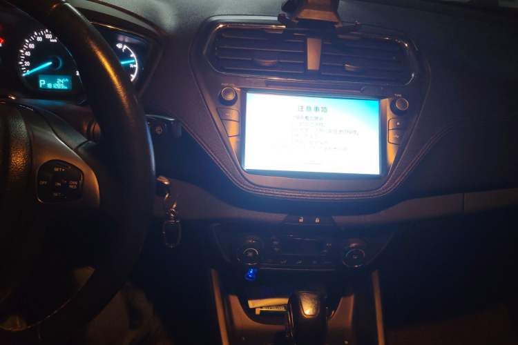 Used Ford Escort 2015 1.5L Automatic Fashion Model Audio And AC Panel
