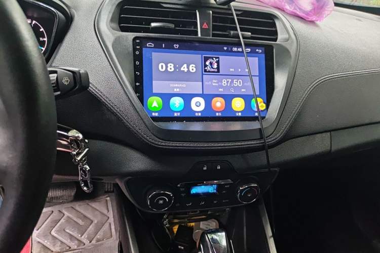 Used Ford Escort 2015 1.5L Automatic Fashion Model Audio And AC Panel