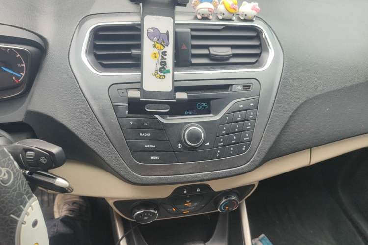 Used Ford Escort 2015 1.5L Automatic Comfort Edition Audio And AC Panel