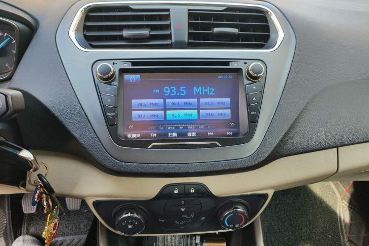 Used Ford Escort 2015 1.5L Manual Comfort Model Audio And AC Panel