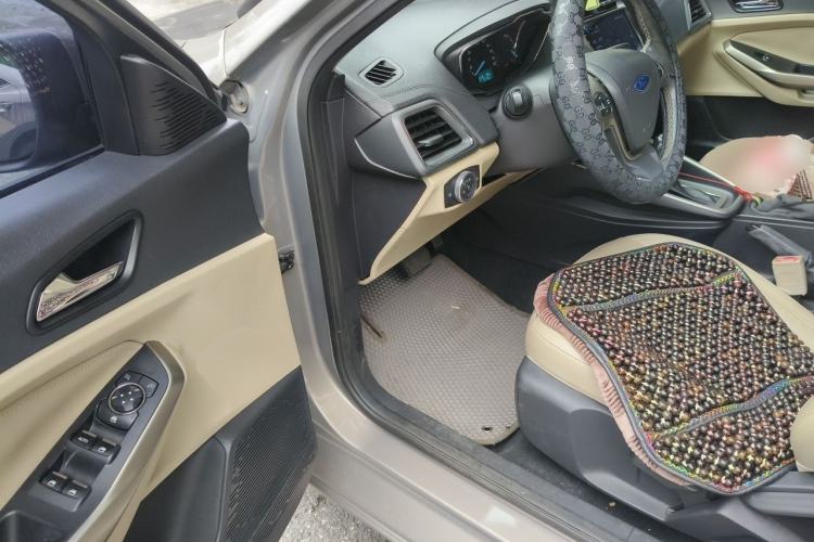 Used Ford Escort 2015 1.5L Automatic Fashion Model Driver Seat