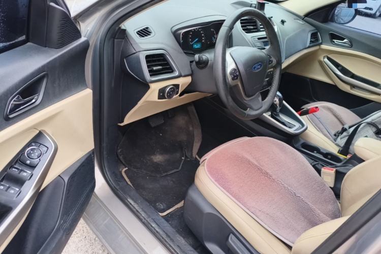 Used Ford Escort 2015 1.5L Automatic Fashion Model Driver Seat
