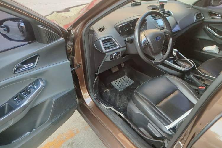 Used Ford Escort 2015 1.5L Automatic Fashion Model Driver Seat