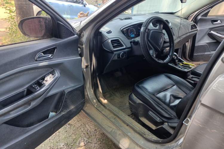 Used Ford Escort 2015 1.5L Automatic Fashion Model Driver Seat