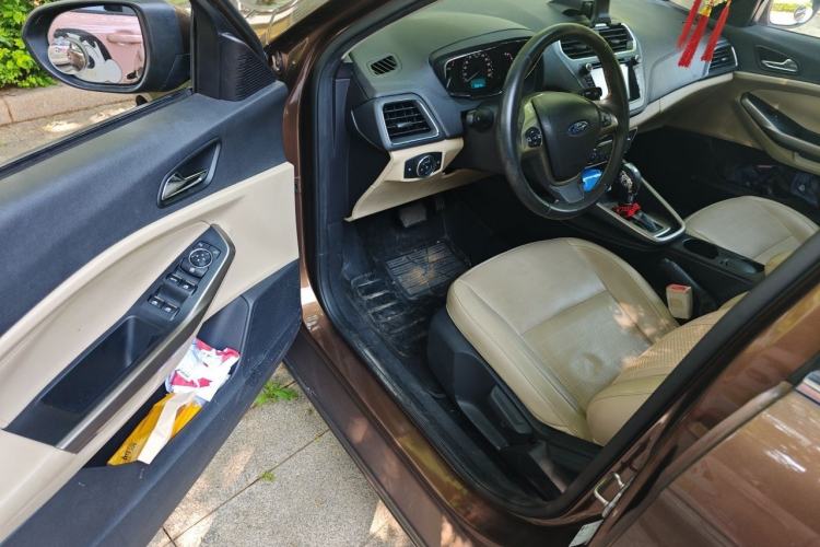 Used Ford Escort 2015 1.5L Automatic Fashion Model Driver Seat