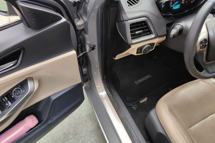 Used Ford Escort 2015 1.5L Automatic Fashion Model Driver Seat