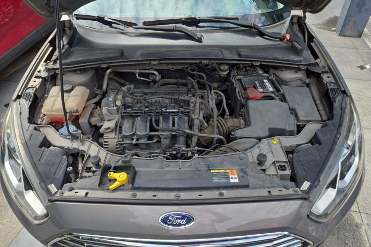Used Ford Escort 2015 1.5L Manual Fashion Edition Engine Bay