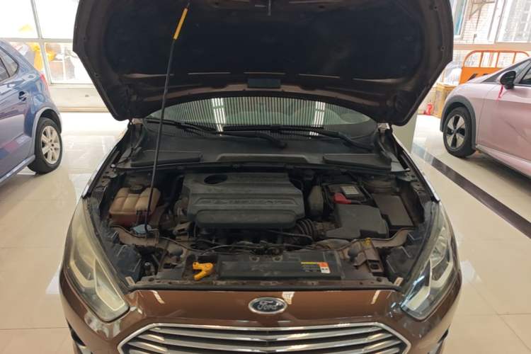 Used Ford Escort 2015 1.5L Automatic Fashion Model Engine Bay