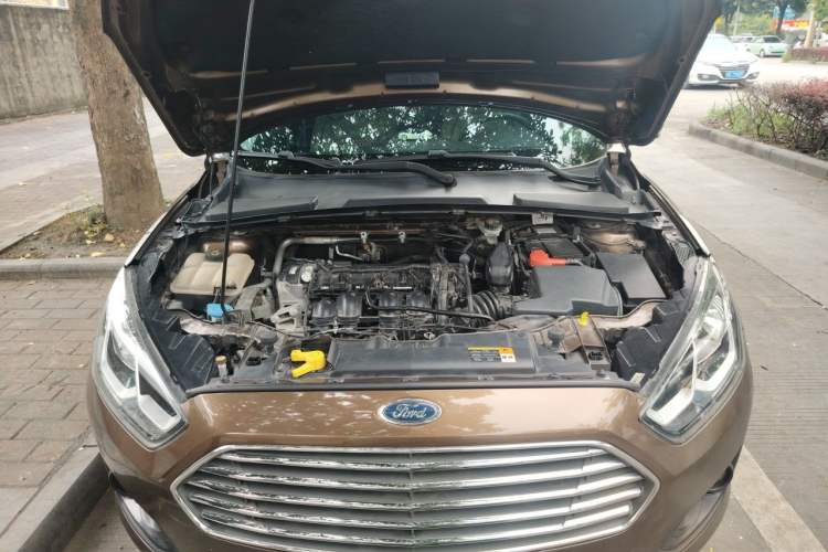 Used Ford Escort 2015 1.5L Automatic Comfort Edition Engine Bay