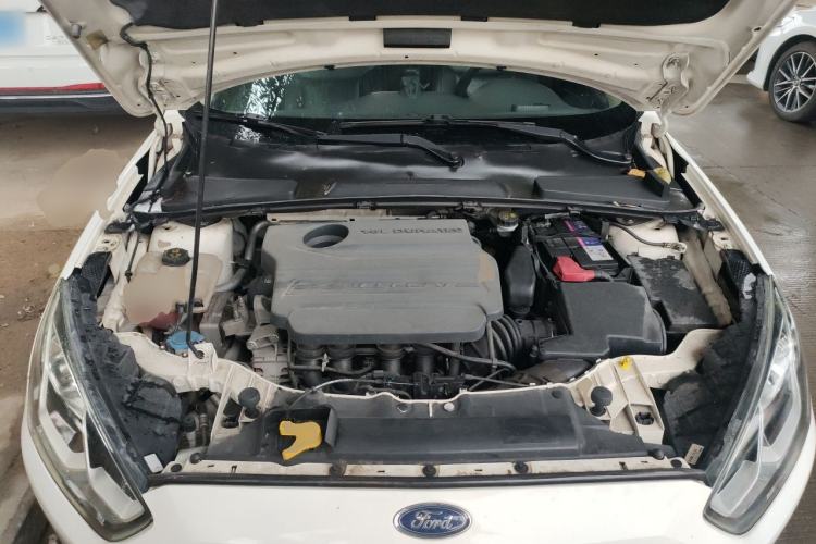 Used Ford Escort 2015 1.5L Automatic Fashion Model Engine Bay
