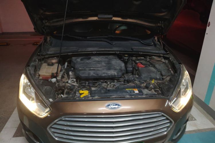 Used Ford Escort 2015 1.5L Automatic Fashion Model Engine Bay